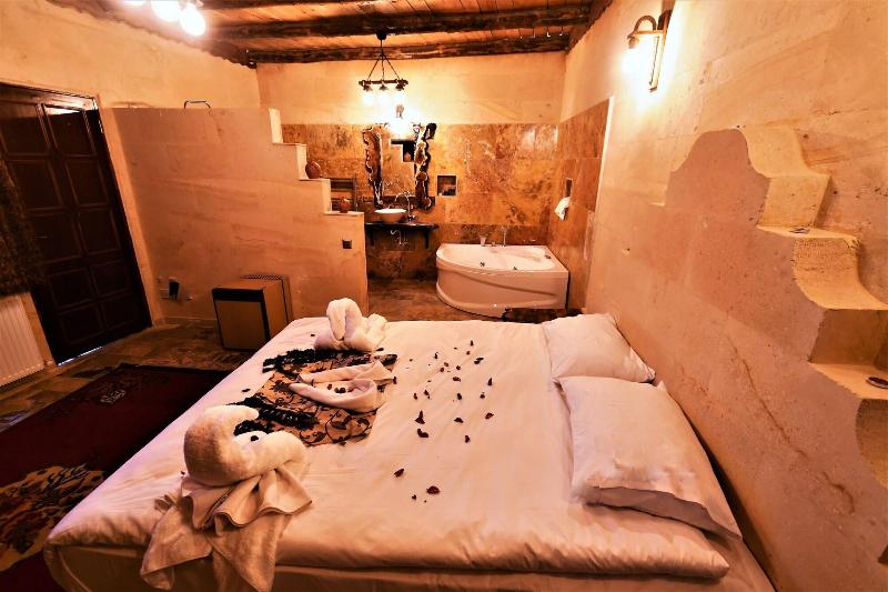 Larissa Cave Hotel image