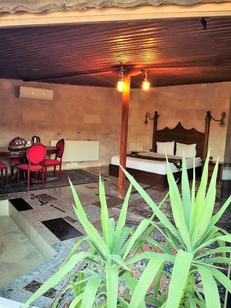 Larissa Cave Hotel image