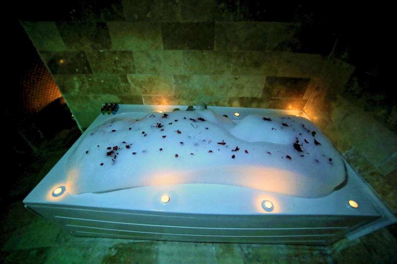 Larissa Cave Hotel image