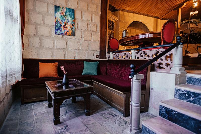 Larissa Cave Hotel image