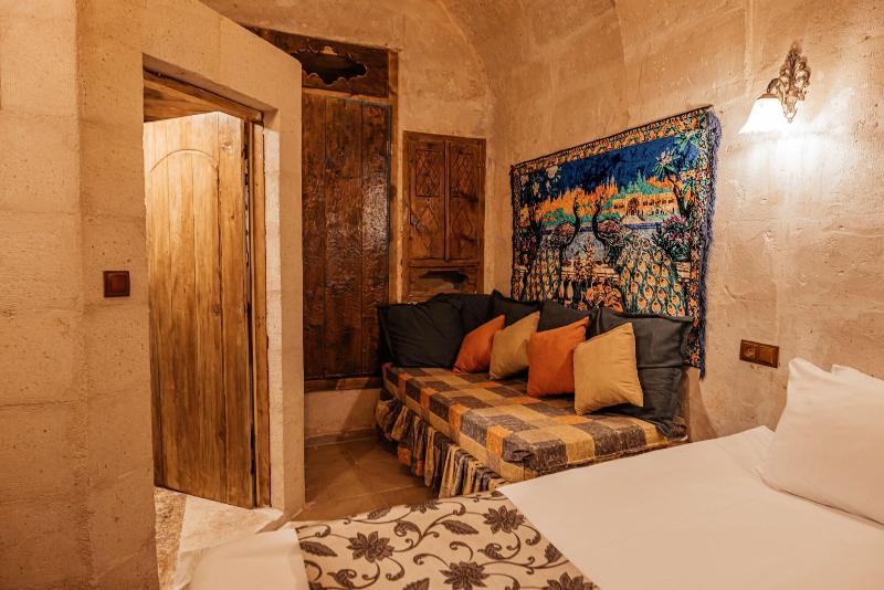 Larissa Cave Hotel image