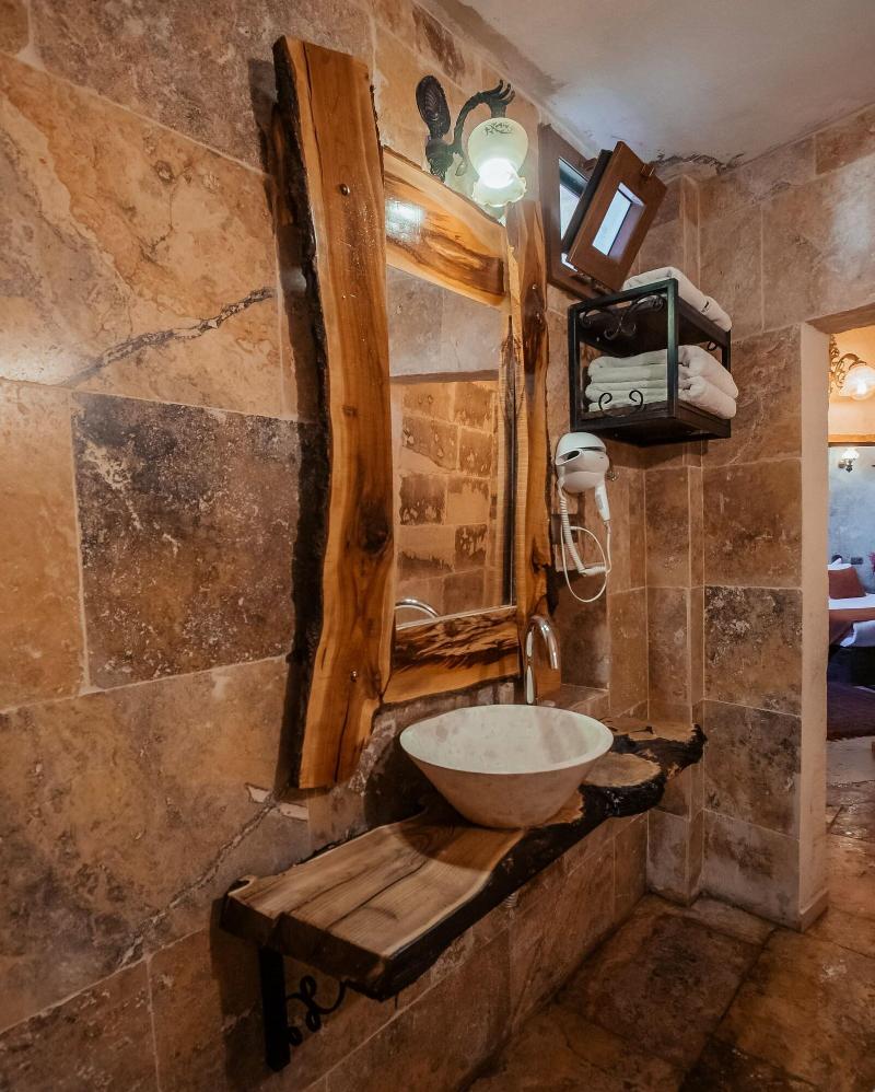 Larissa Cave Hotel image
