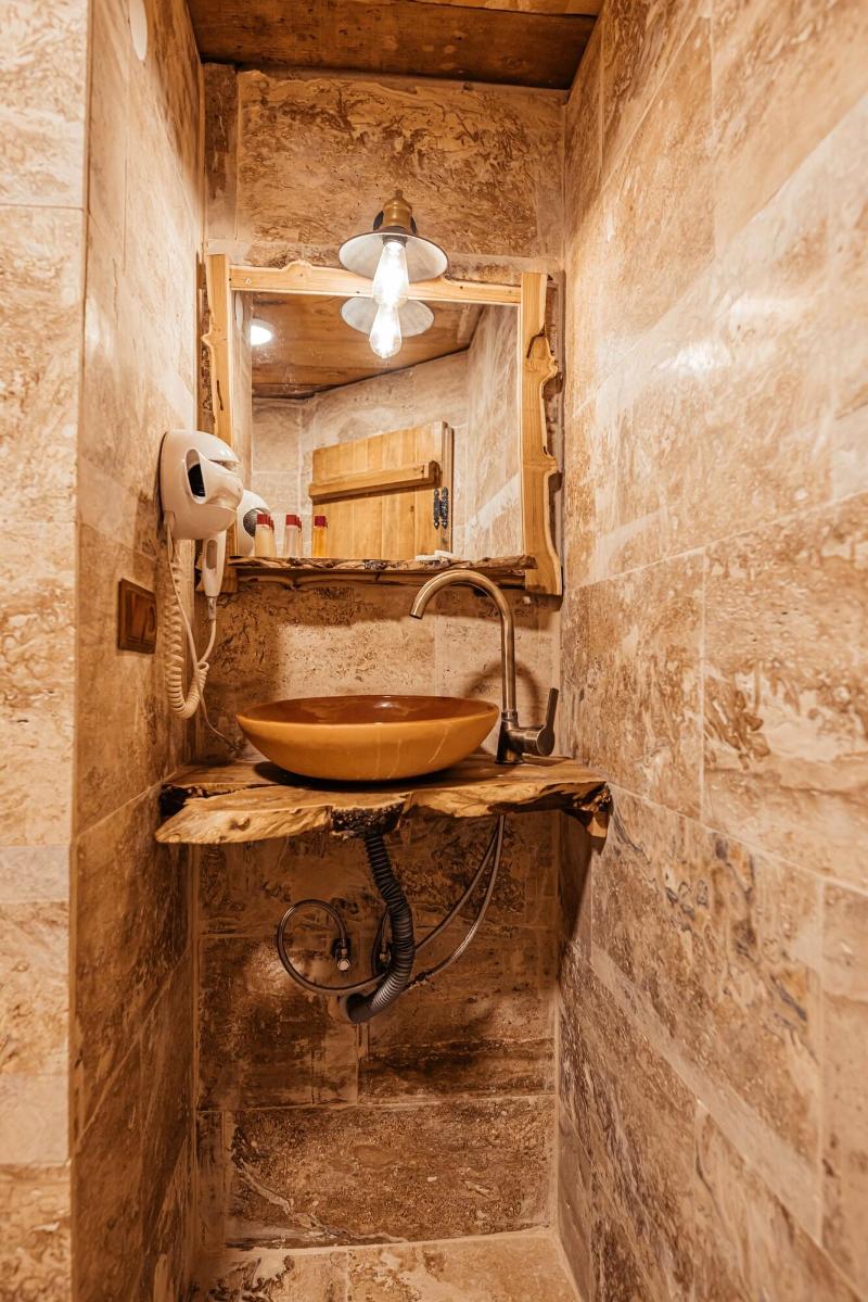 Larissa Cave Hotel image