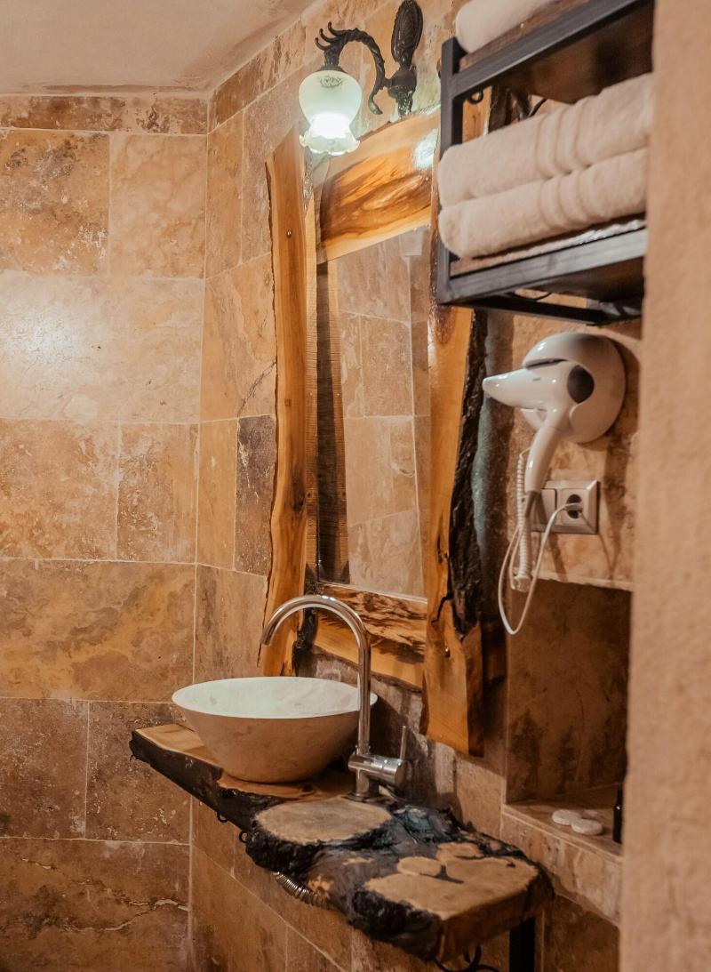 Larissa Cave Hotel image