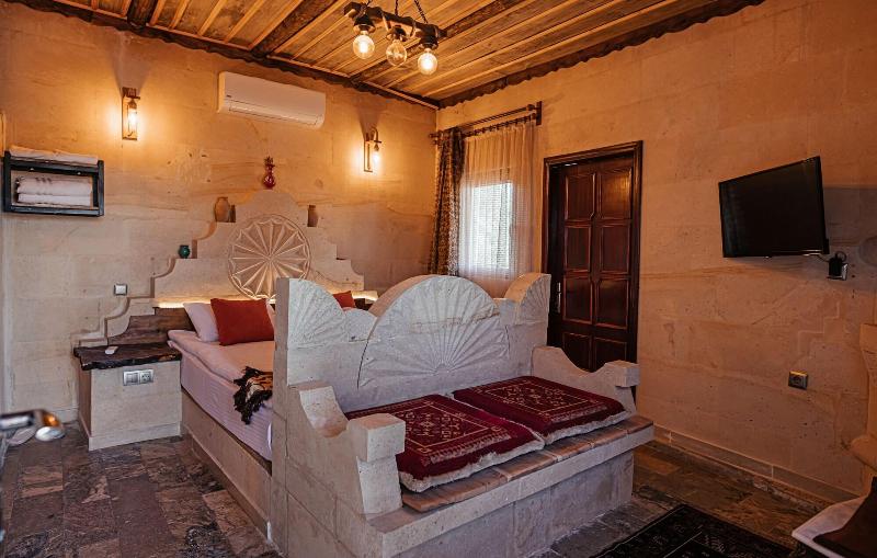 Larissa Cave Hotel image