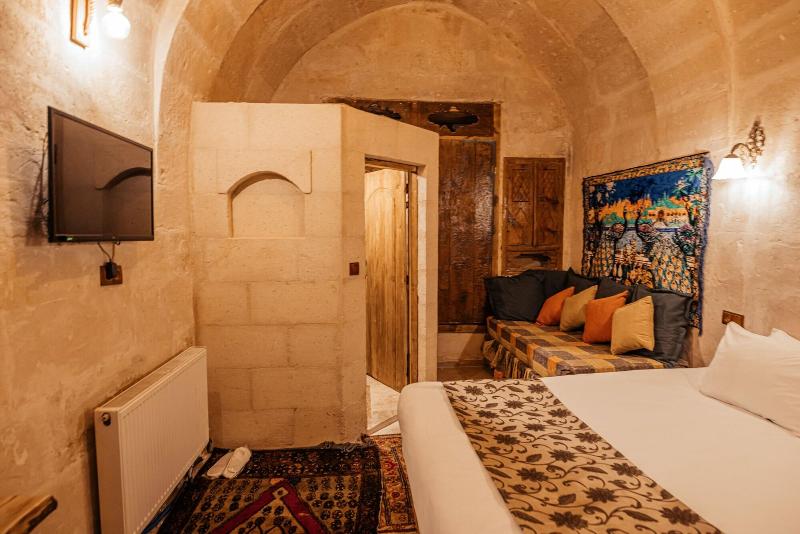 Larissa Cave Hotel image