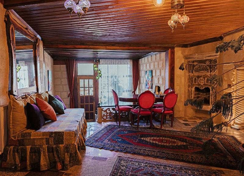Larissa Cave Hotel image