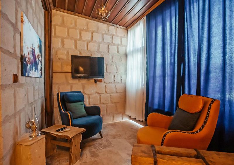 Larissa Cave Hotel image
