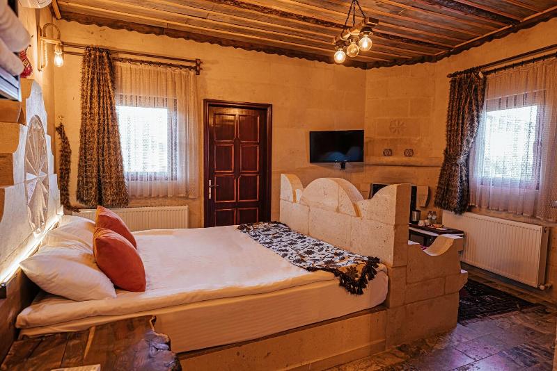 Larissa Cave Hotel image