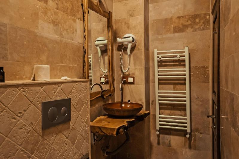 Larissa Cave Hotel image