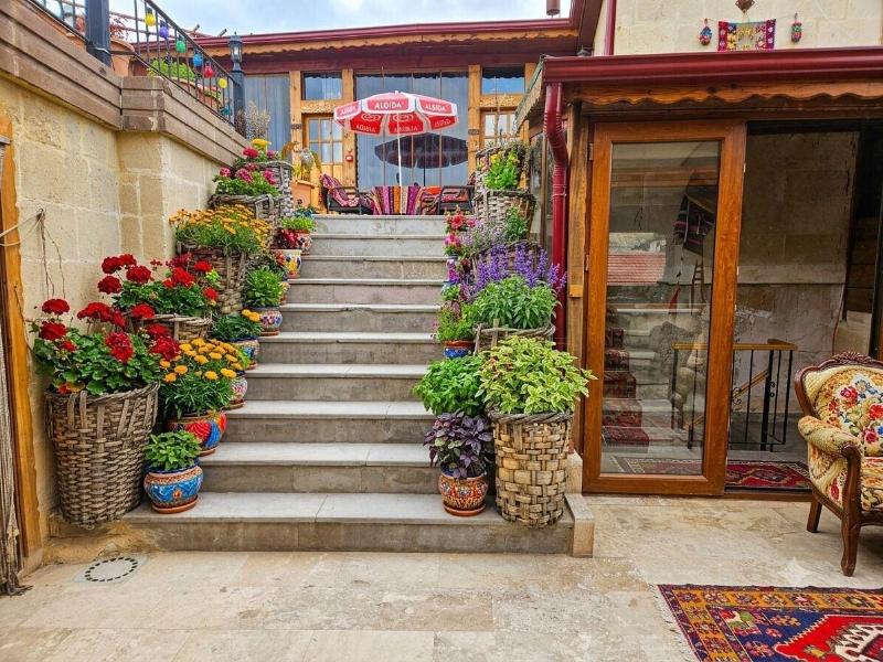 Larissa Cave Hotel image