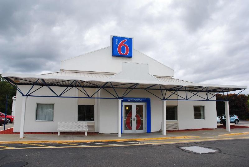 Motel 6 Seekonk, Ma - Providence East image