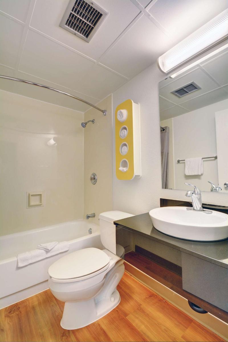 Motel 6 Seekonk, Ma - Providence East image