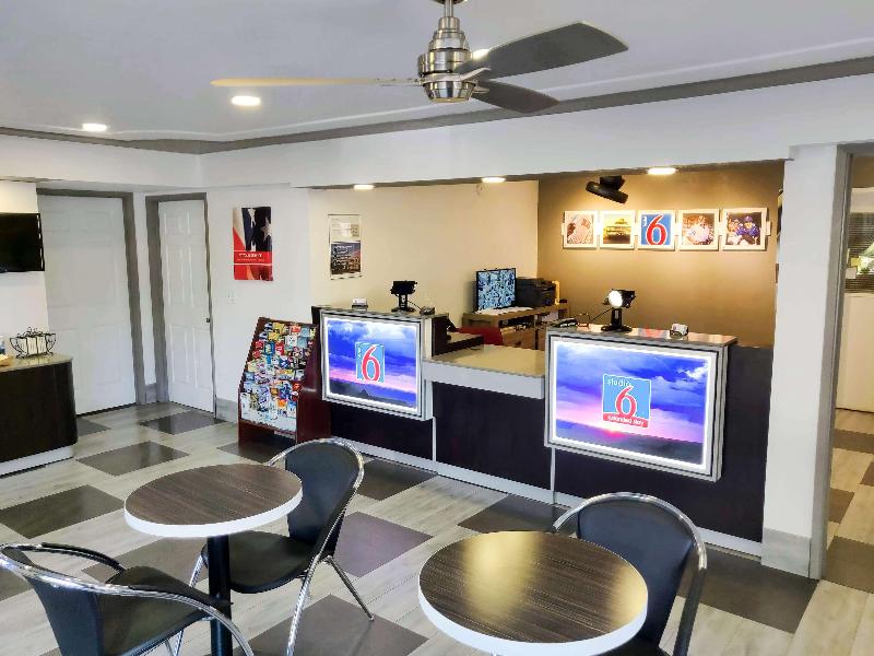 Studio 6 Fresno, CA - Extended Stay GA image
