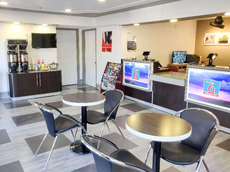 Studio 6 Fresno, CA - Extended Stay GA image
