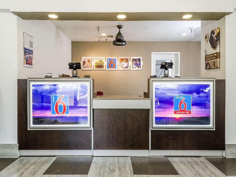 Studio 6 Fresno, CA - Extended Stay GA image