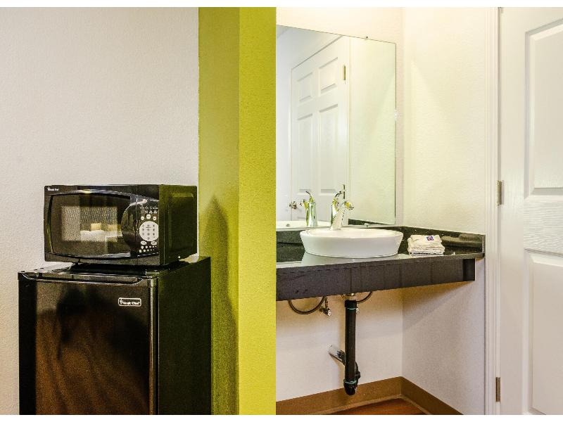 Studio 6 Fresno, CA - Extended Stay GA image