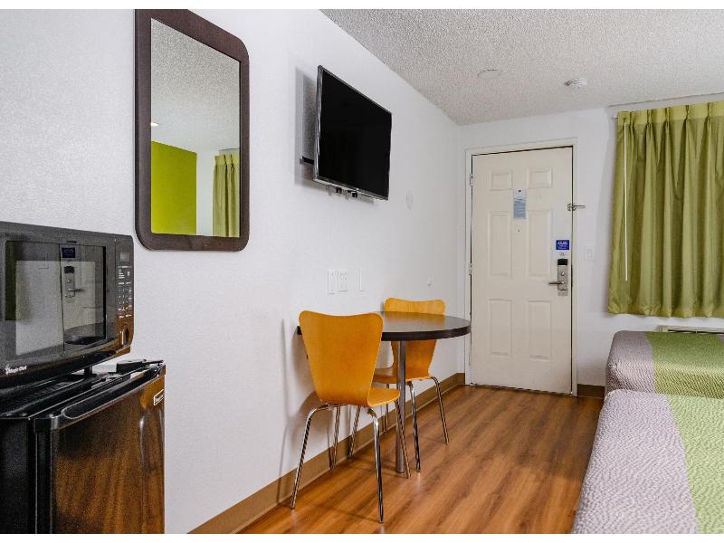 Studio 6 Fresno, CA - Extended Stay GA image