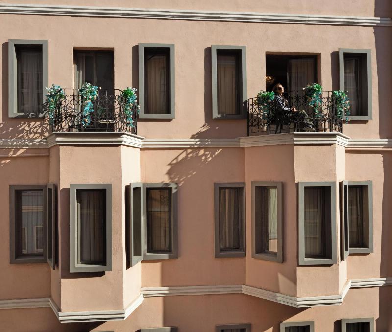 Hotel Des Arts image