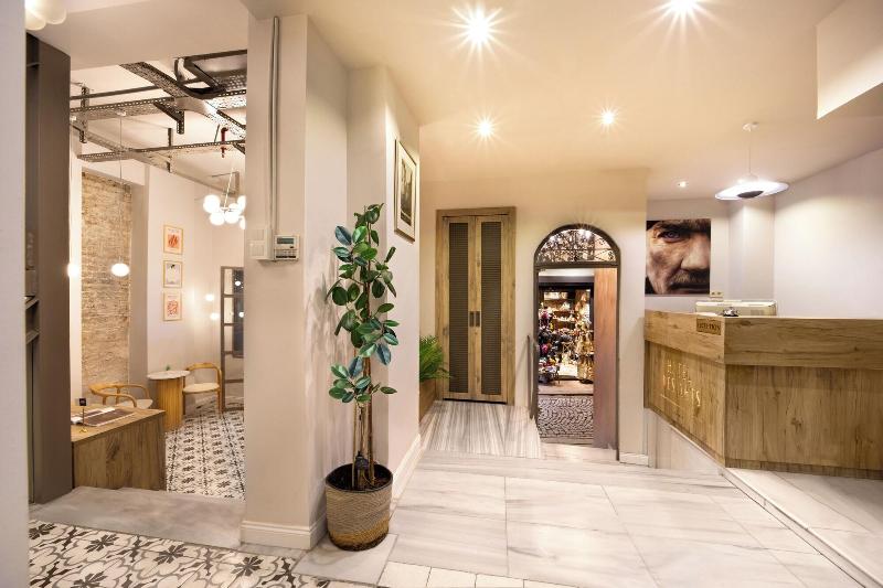 Hotel Des Arts image