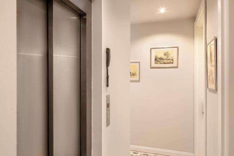 Hotel Des Arts image