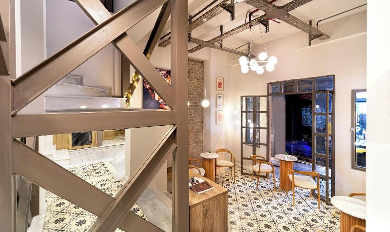 Hotel Des Arts image