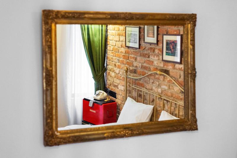 Hotel Des Arts image