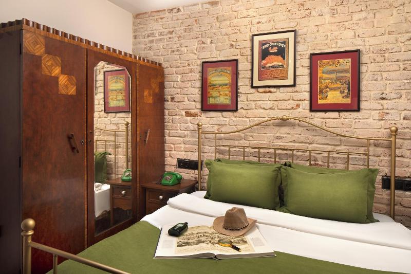 Hotel Des Arts image