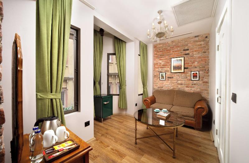 Hotel Des Arts image