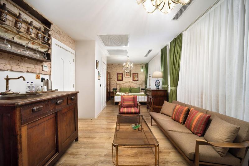 Hotel Des Arts image