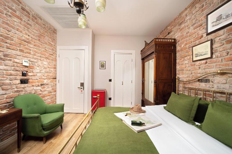 Hotel Des Arts image