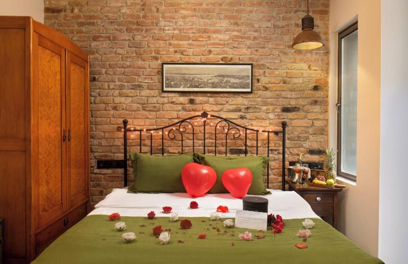 Hotel Des Arts image