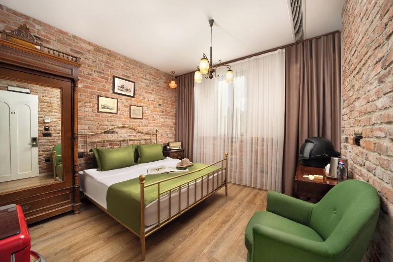 Hotel Des Arts image