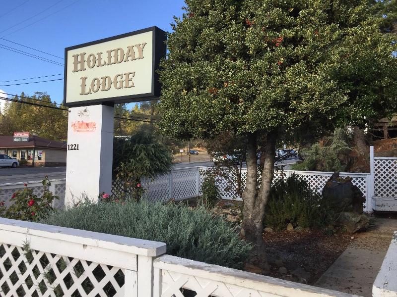 Holiday Lodge image