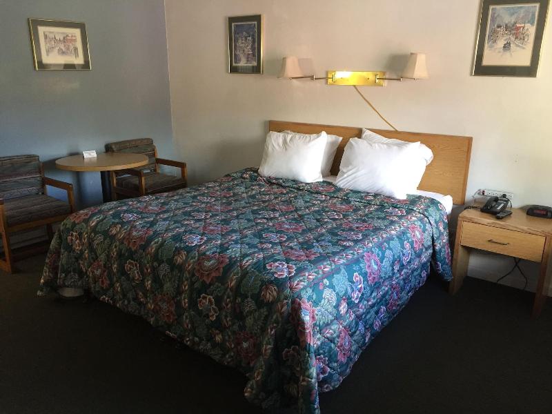 Holiday Lodge image