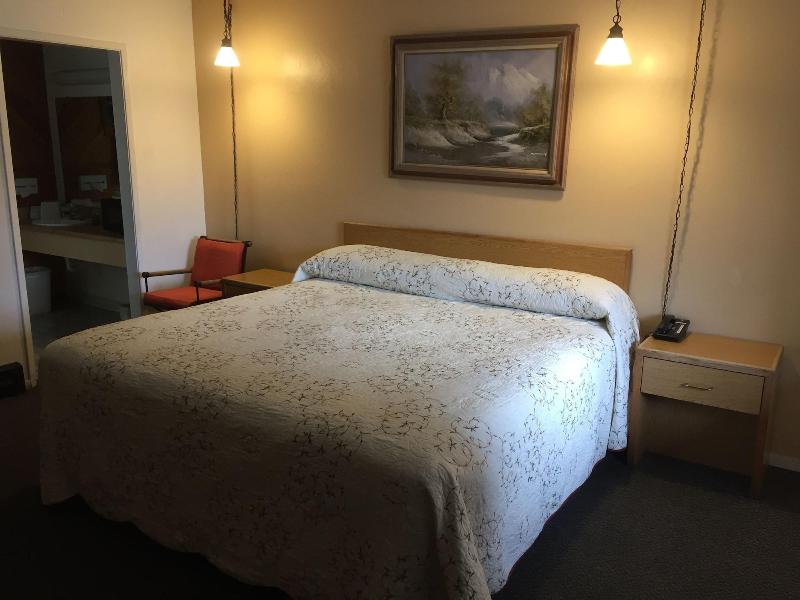 Holiday Lodge image