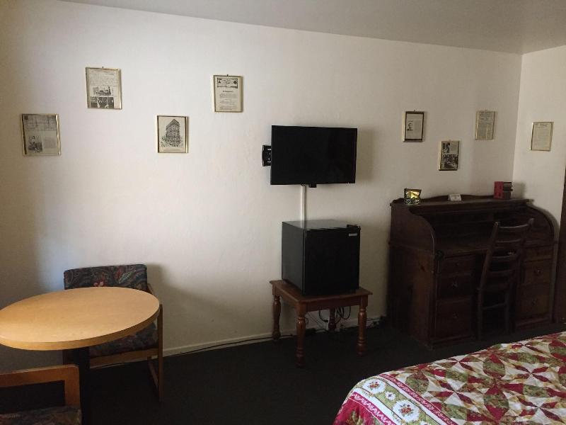Holiday Lodge image