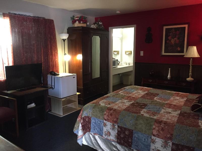 Holiday Lodge image