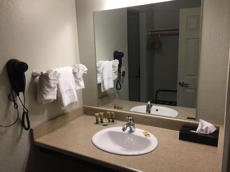 Holiday Lodge image