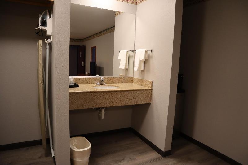 Express Inn & Suites image