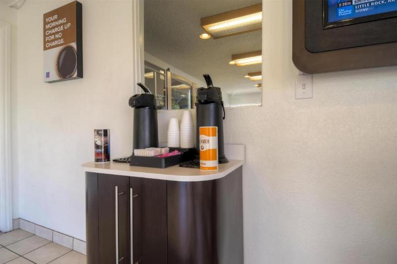 Motel 6 Las Vegas, NV – I-15 Stadium