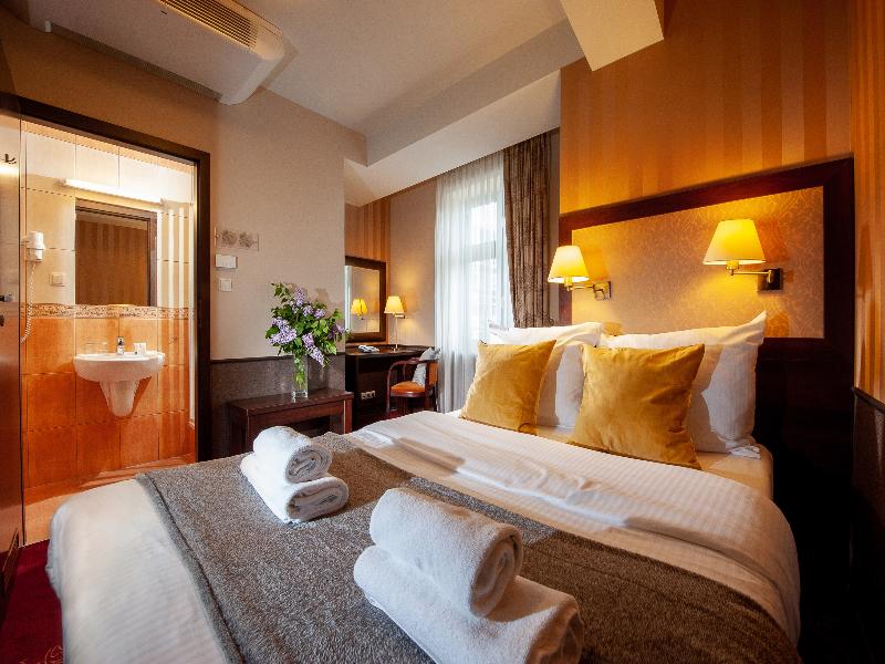 Hotel Wielopole image