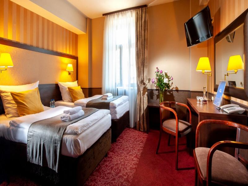 Hotel Wielopole image