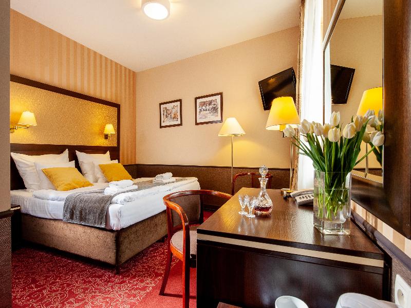 Hotel Wielopole image