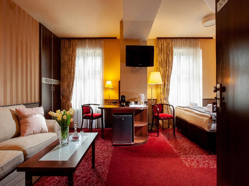 Hotel Wielopole image