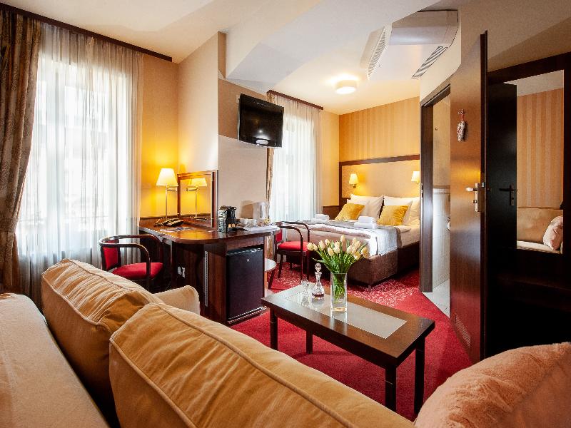 Hotel Wielopole image