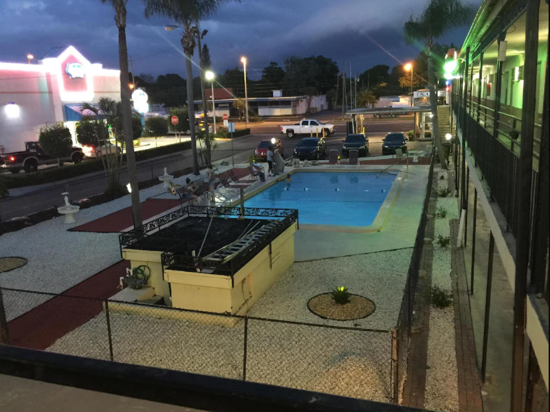 Econo Lodge St. Petersburg Central image