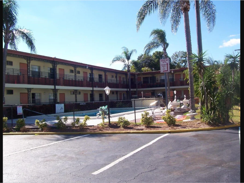 Econo Lodge St. Petersburg Central image