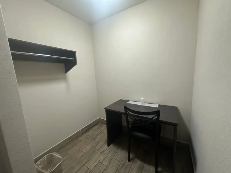 Econo Lodge St. Petersburg Central image