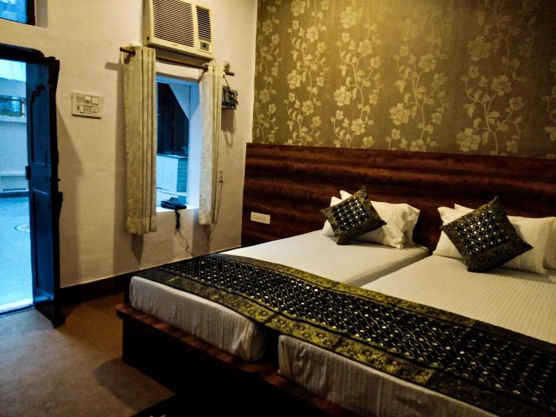 Dwivedi Hotels Hotel Elena image